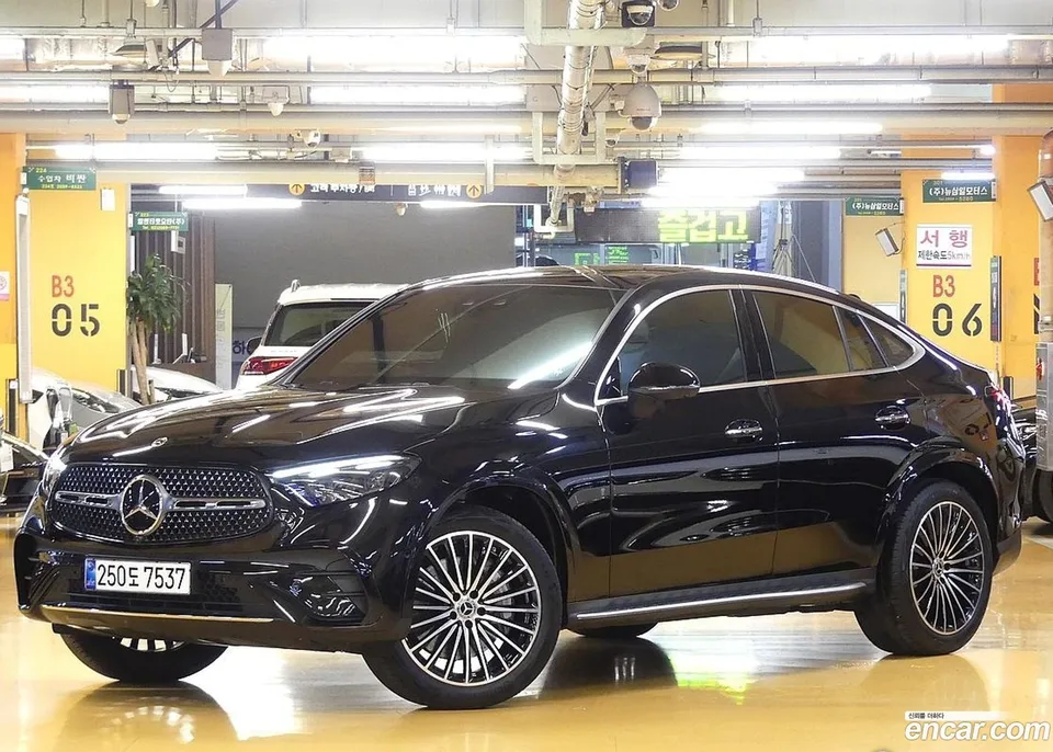 Mercedes-Benz GLC-Class GLC300 4MATIC 2024 — photo 1, buy with delivery to Moscow
