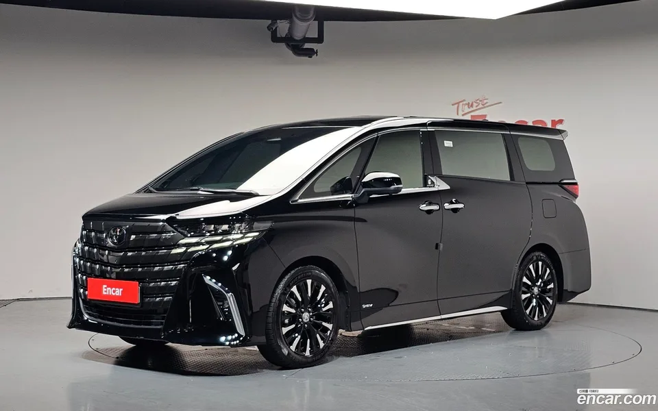 Toyota Alphard 2.5 HEV AWD 2025 — photo 1, buy with delivery to Moscow
