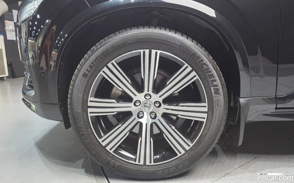Volvo XC90 B6 2023 — thumbnail 5