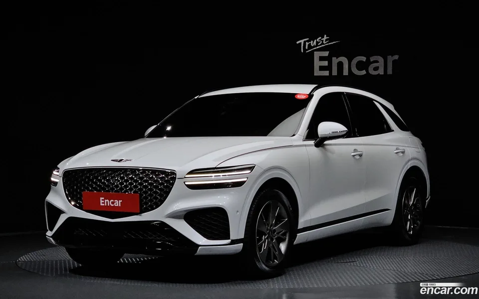 Genesis GV70 2.5T 2WD 2022 — photo 1, buy with delivery to Moscow