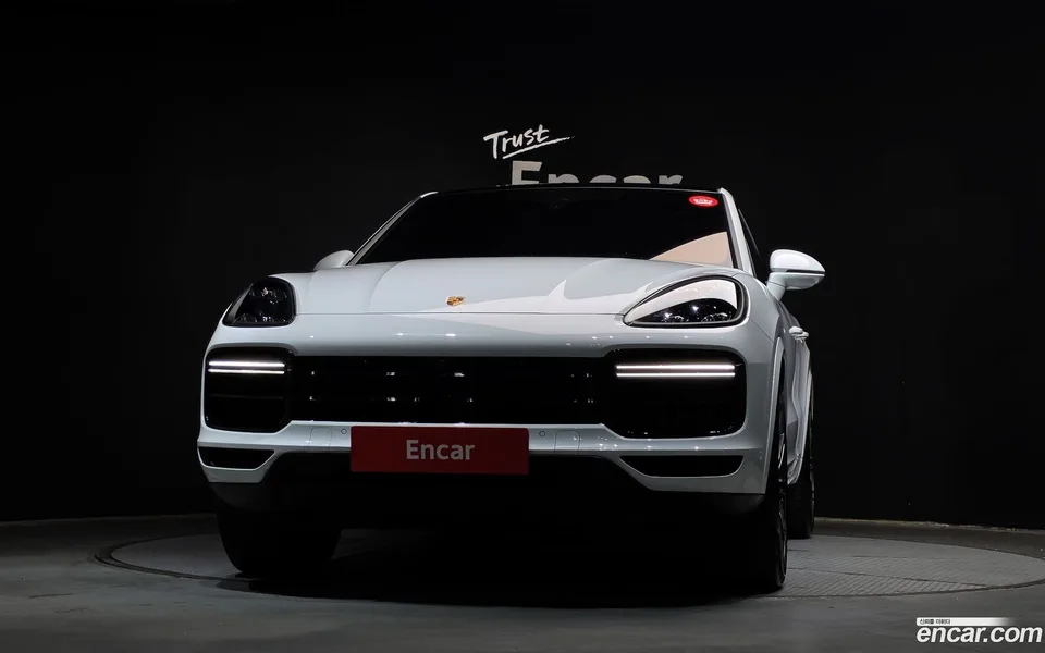 Porsche Cayenne 4.0 2023 — thumbnail 3