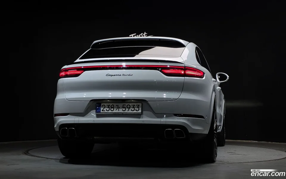 Porsche Cayenne 4.0 2023 — thumbnail 4