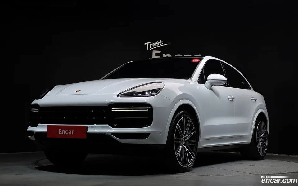 Porsche Cayenne 4.0 2023 — photo 1, buy with delivery to Moscow