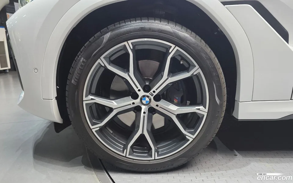 BMW X6 xDrive40i M 2022 — thumbnail 2