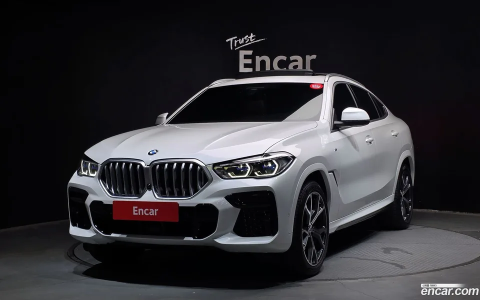 BMW X6 xDrive40i M 2022 — photo 1, buy with delivery to Moscow