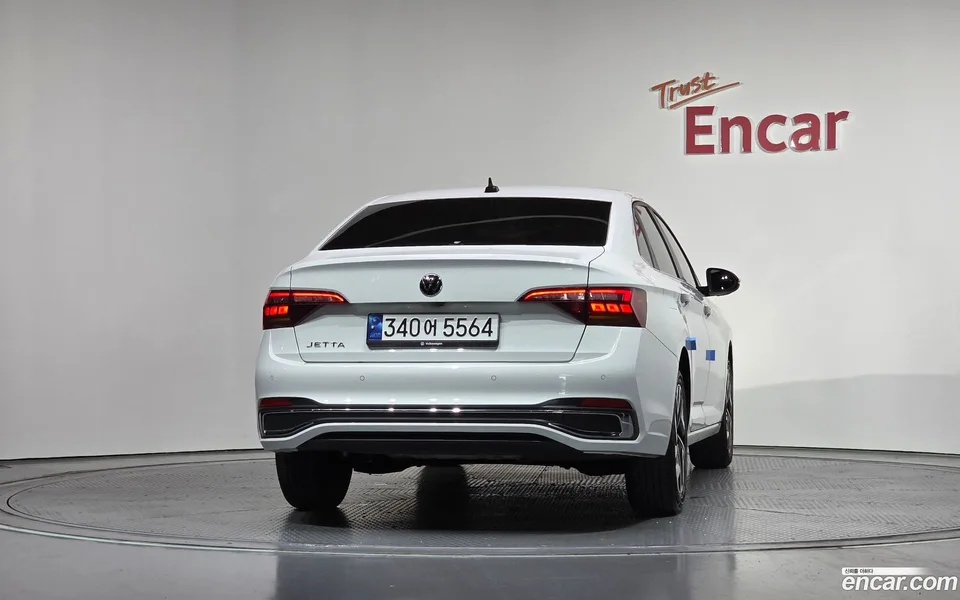 Volkswagen Jetta 1.5 TSI 2023 — миниатюра 4