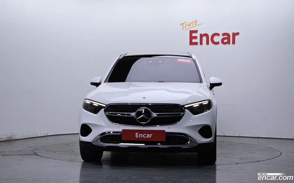 Mercedes-Benz GLC-Class GLC300 4MATIC 2025 — thumbnail 3