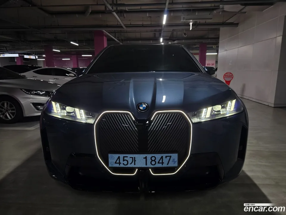 BMW iX xDrive45 M 2026 — photo 1, buy with delivery to Moscow