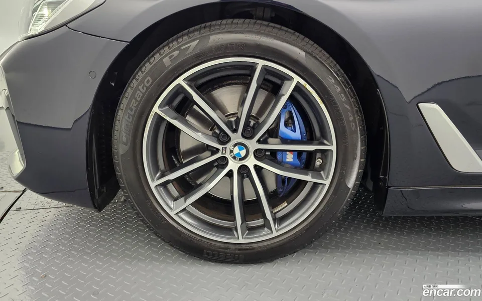 BMW 5 Series 520i M 2022 — миниатюра 2