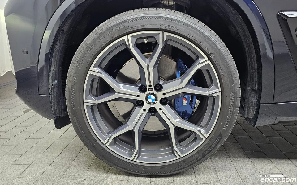 BMW X5 xDrive 40i M 2025 — thumbnail 2