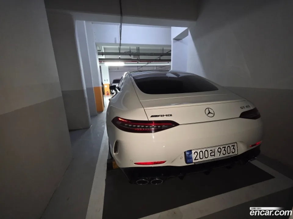 Mercedes-Benz AMG GT 4 43 4MATIC+ 2023 — thumbnail 4
