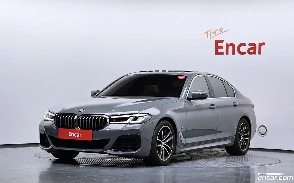 BMW 5 Series 520i M 2022 — photo 1, buy with delivery to Moscow