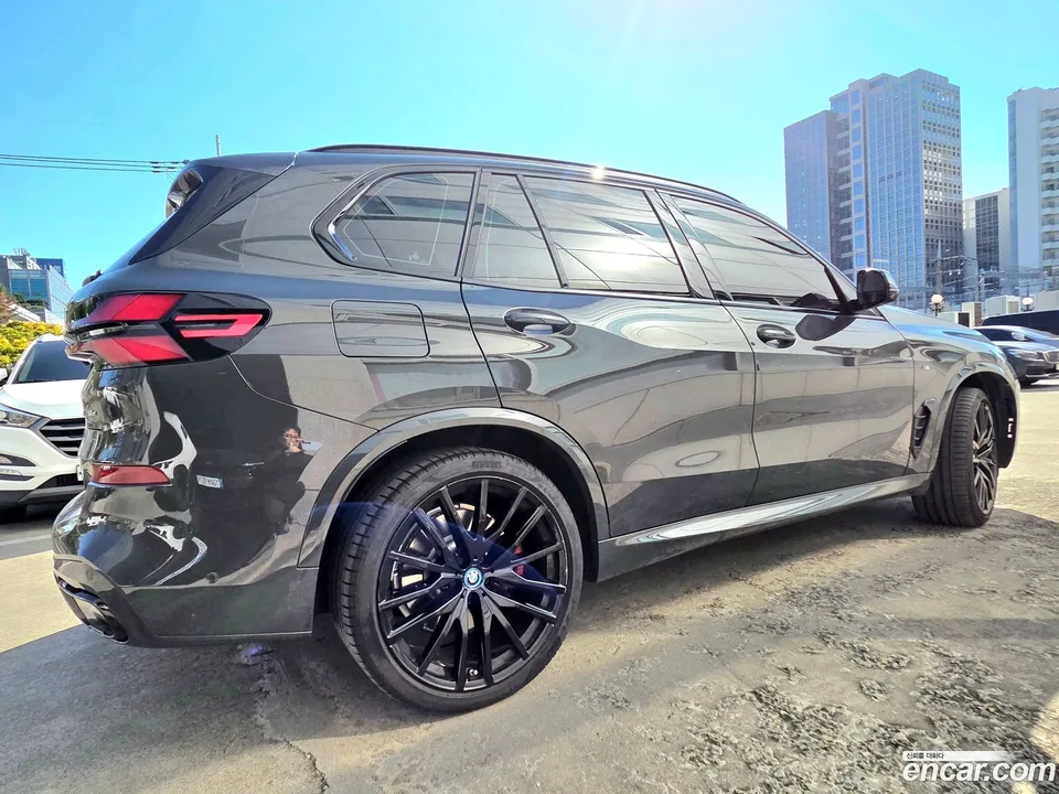 BMW X5 xDrive 50e M 2024 — thumbnail 3