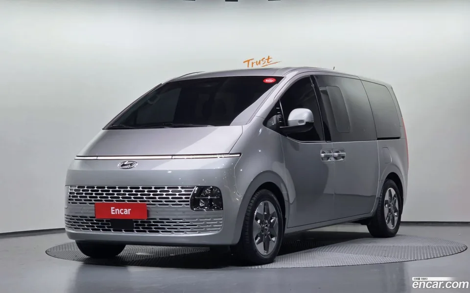 Hyundai Staria 4WD 9 2023 — photo 1, buy with delivery to Moscow