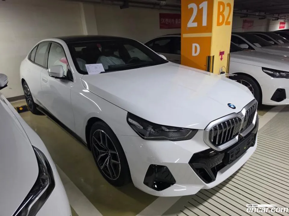 BMW 5 Series 520i M 2026 — thumbnail 3