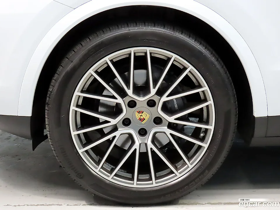 Porsche Cayenne 3.0 2023 — миниатюра 2
