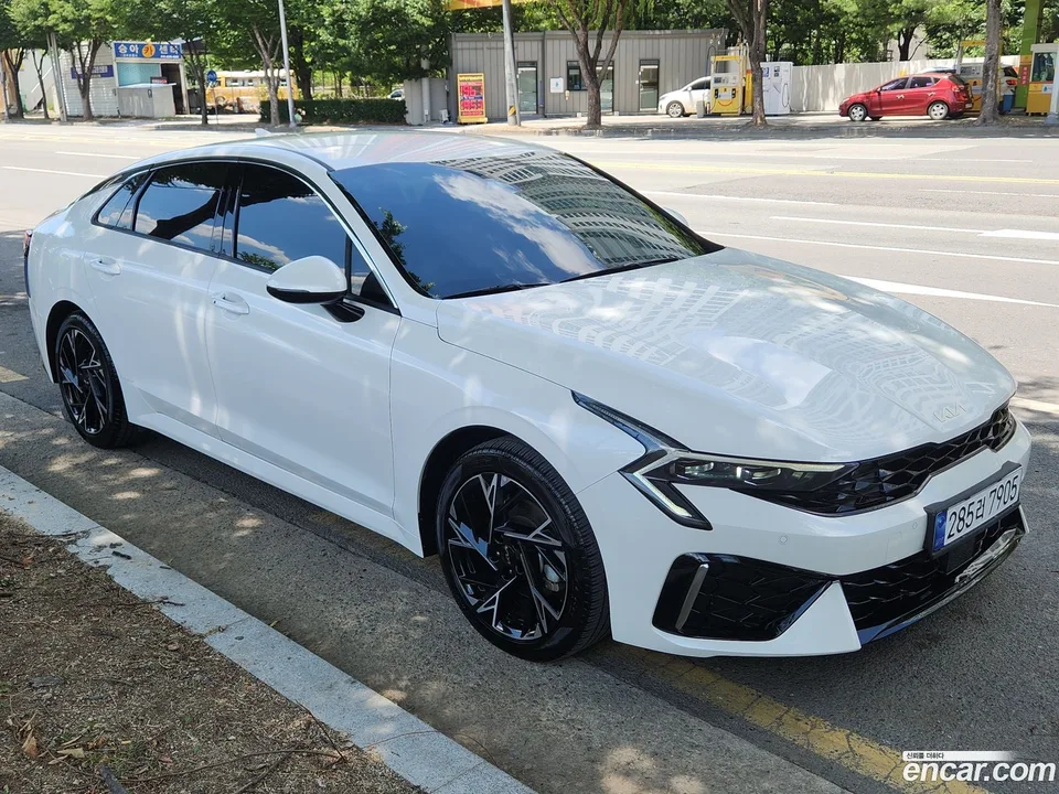 Kia K5 Hybrid 2024 — thumbnail 3