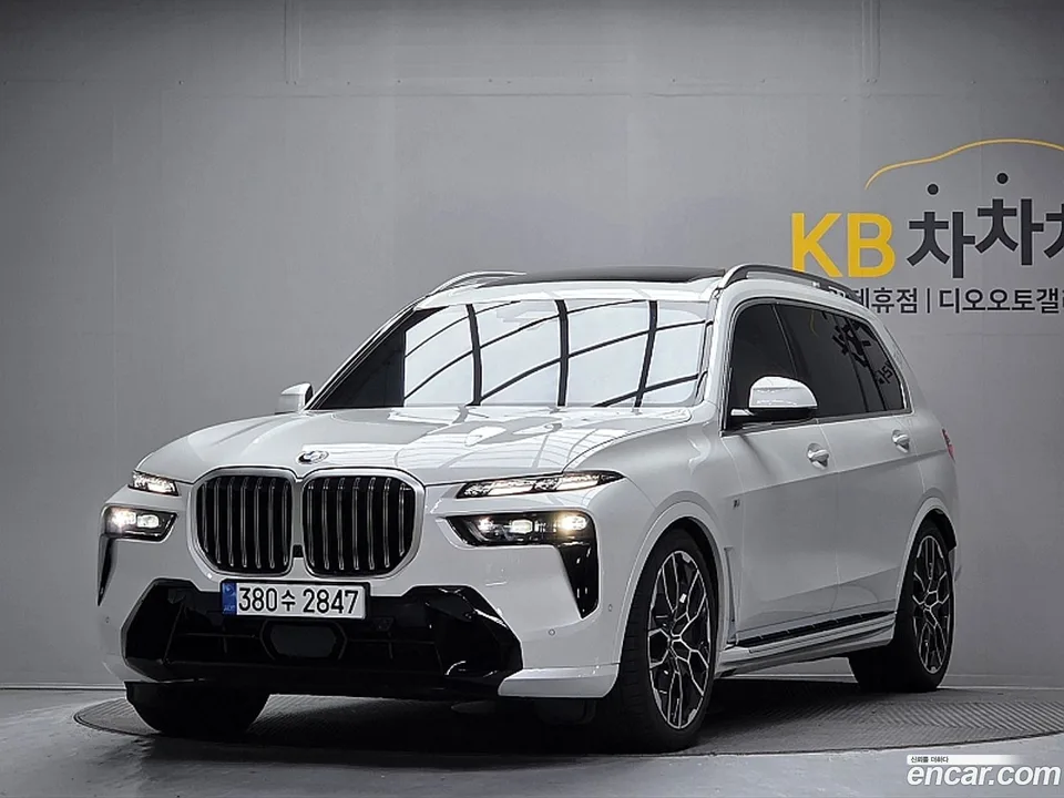 BMW X7 xDrive 40d M 6 2025 — photo 1, buy with delivery to Moscow