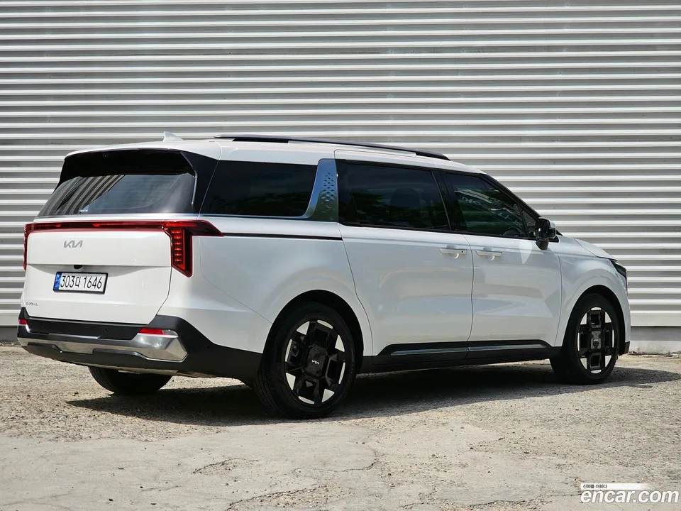 Kia Carnival 9 2024 — thumbnail 2