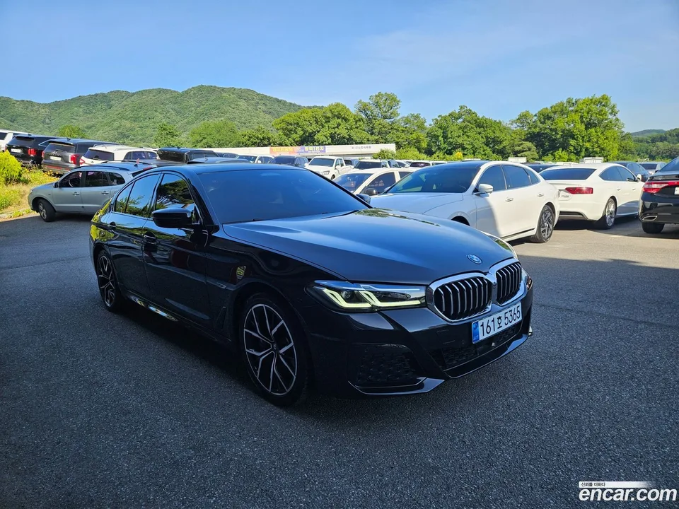 BMW 5 Series 530e M 2023 — thumbnail 3