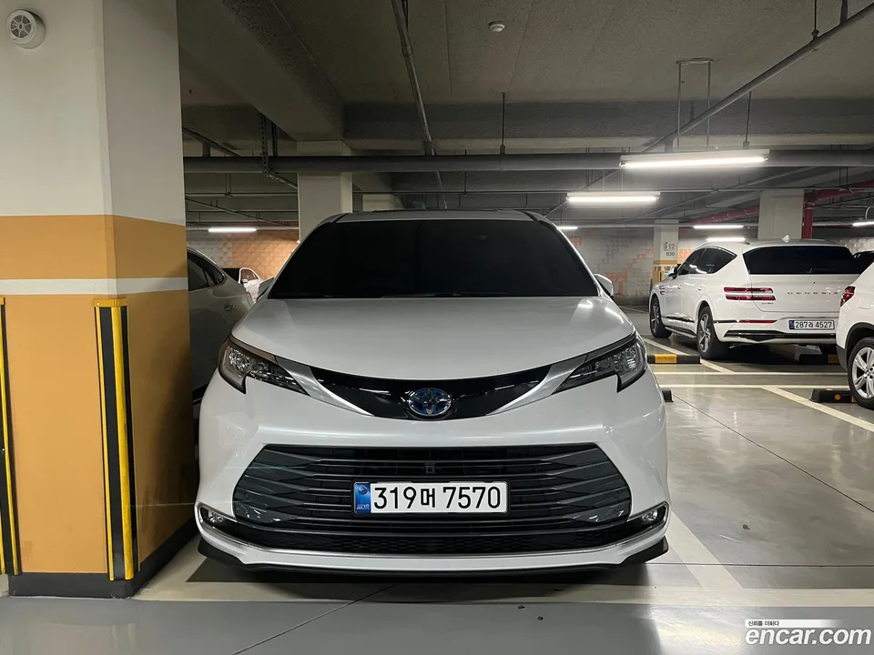 Toyota Sienna 2.5 AWD 2025 — thumbnail 3