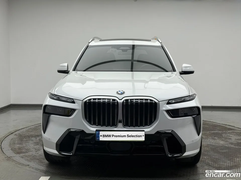 BMW X7 xDrive 40i M 6 2025 — thumbnail 3