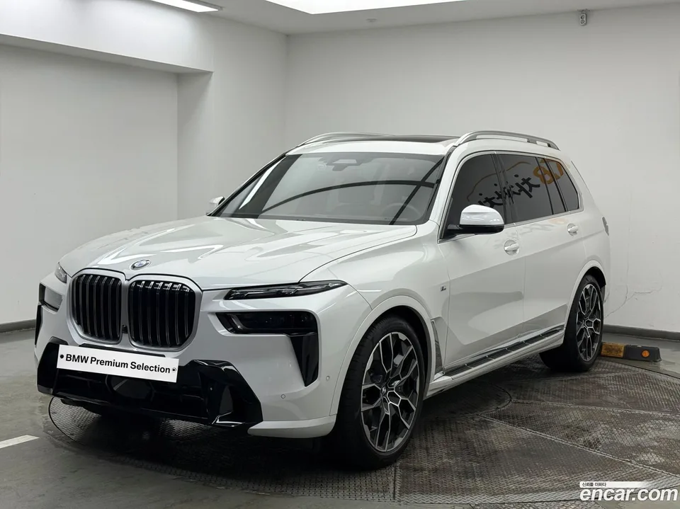 BMW X7 xDrive 40i M 6 2025 — photo 1, buy with delivery to Moscow
