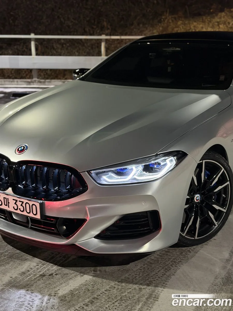 BMW 8 Series M850i xDrive 2023 — thumbnail 2