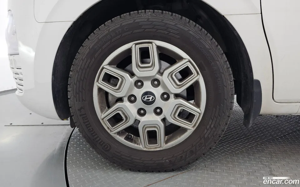 Hyundai Staria L3.5 3 2025 — thumbnail 5