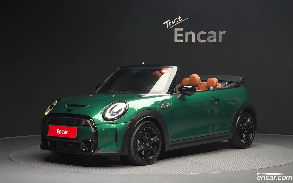 MINI Cooper S Convertible 2022 — photo 1, buy with delivery to Moscow