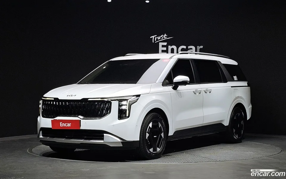 Kia Carnival HEV 9 2025 — photo 1, buy with delivery to Moscow