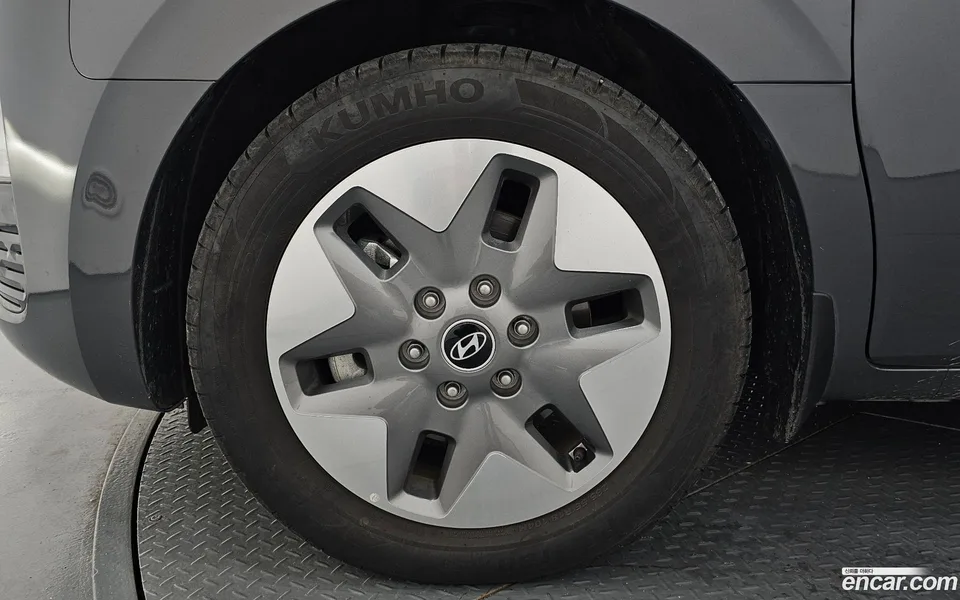 Hyundai Staria 4WD 9 2025 — миниатюра 2