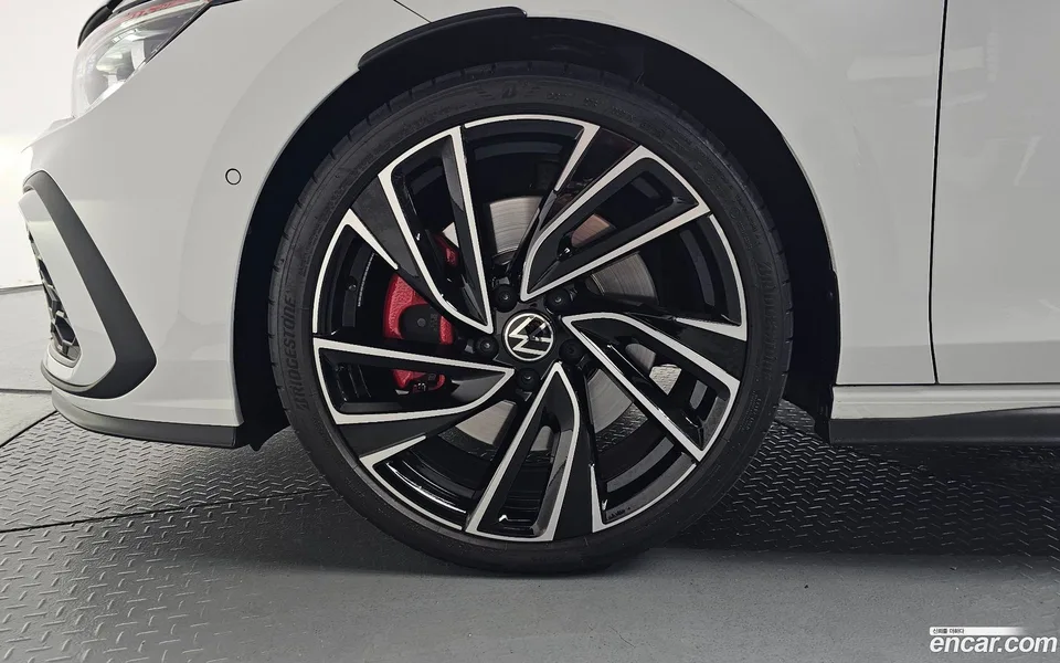 Volkswagen Golf 2.0 GTI 2024 — thumbnail 2