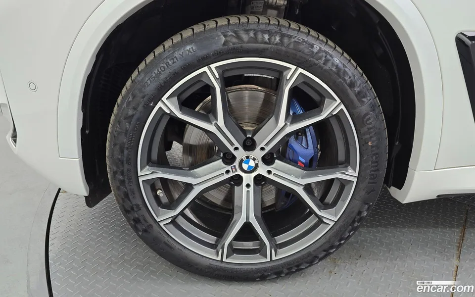 BMW X5 xDrive 40i M 2025 — thumbnail 5