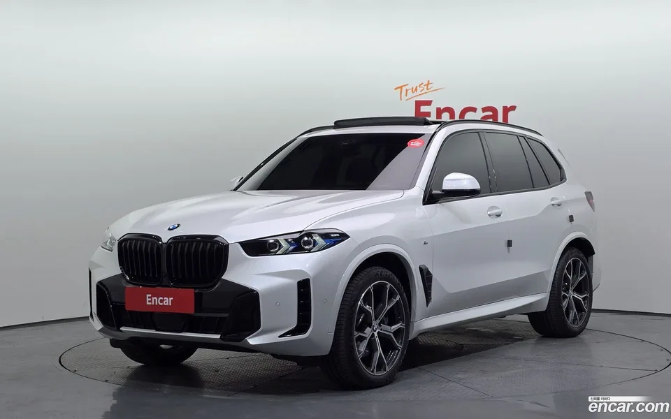 BMW X5 xDrive 40i M 2025 — photo 1, buy with delivery to Moscow