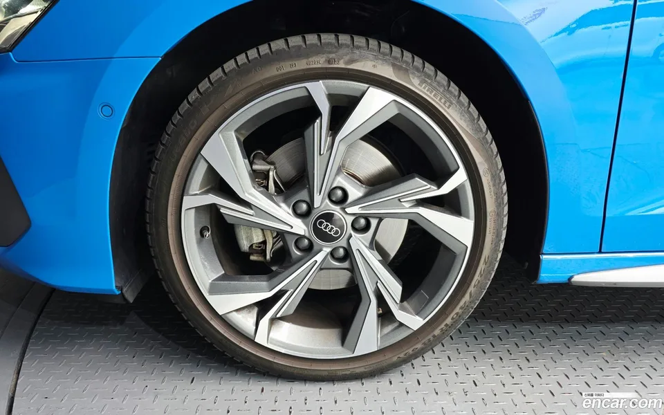 Audi A3 (8Y) 40 TFSI 2023 — thumbnail 2