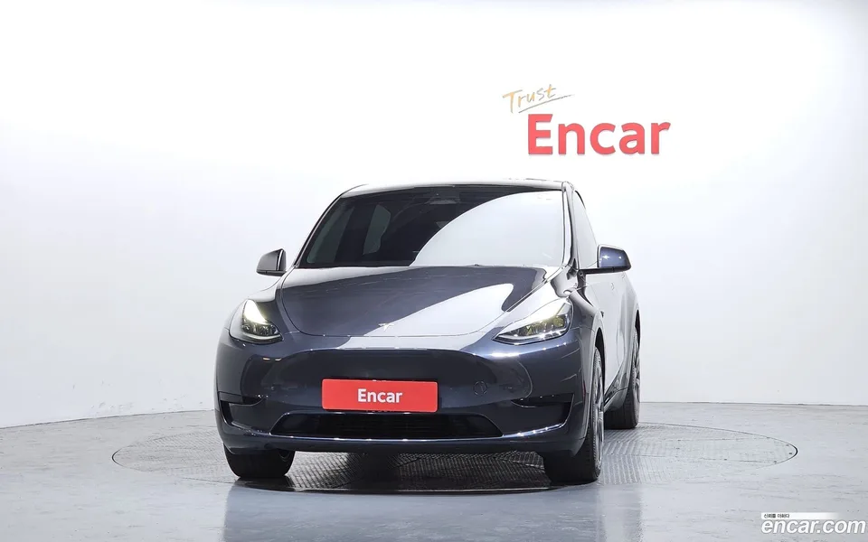 Tesla Model Y RWD 2024 — thumbnail 3