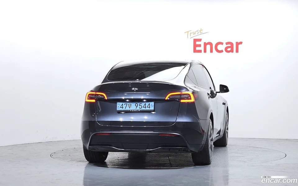 Tesla Model Y RWD 2024 — thumbnail 4