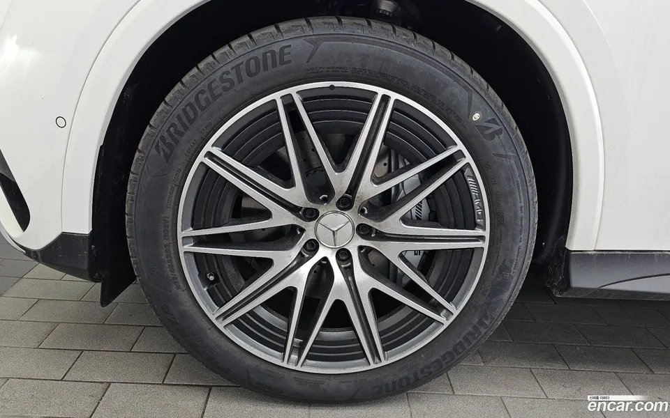 Mercedes-Benz GLC-Class AMG GLC43 4MATIC 2025 — thumbnail 2
