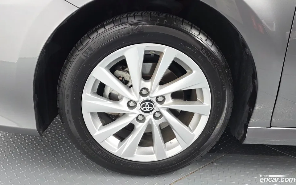 Toyota Camry 2.5 LE 2022 — thumbnail 2