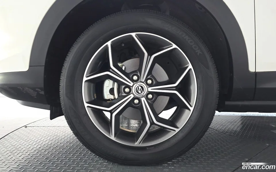 KG Mobility Korando 1.5 4WD C7 2023 — thumbnail 5