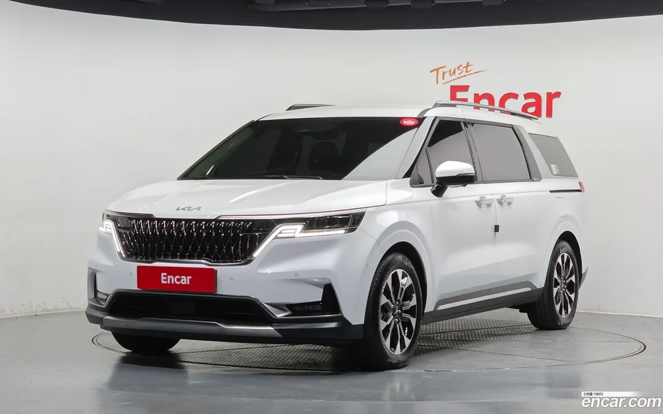Kia Carnival 9 2022 — photo 1, buy with delivery to Moscow