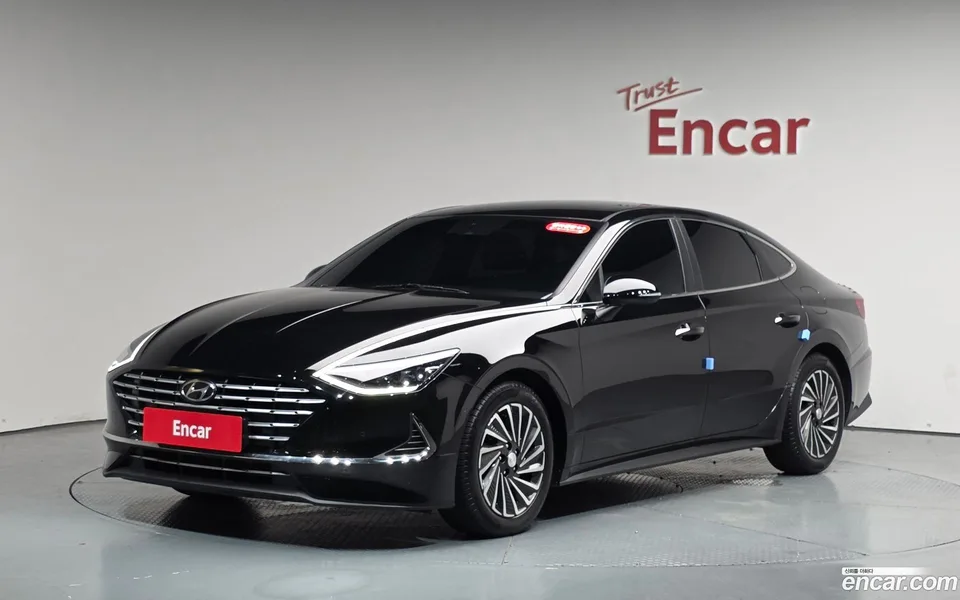 Hyundai Sonata Hybrid 2022 — photo 1, buy with delivery to Moscow