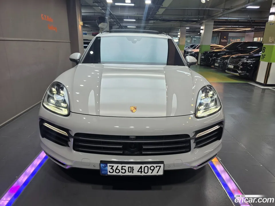 Porsche Cayenne 3.0 E- 2023 — thumbnail 3
