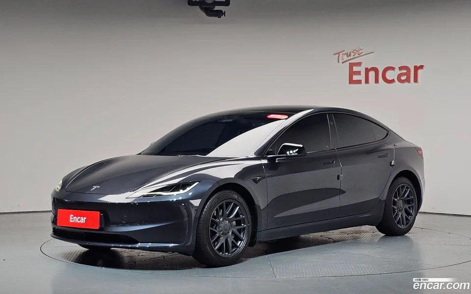 Tesla Model 3 AWD 2024 — photo 1, buy with delivery to Moscow