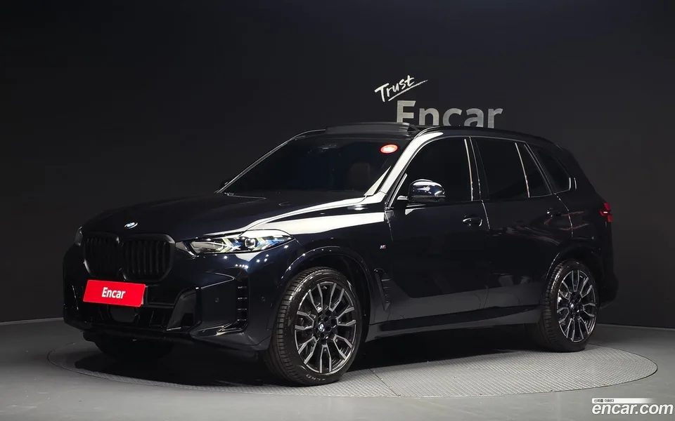 BMW X5 xDrive 40i M 2025 — photo 1, buy with delivery to Moscow