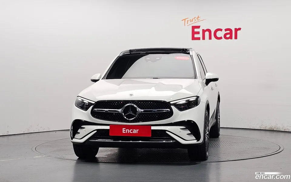 Mercedes-Benz GLC-Class GLC300 4MATIC AMG Line 2025 — thumbnail 3