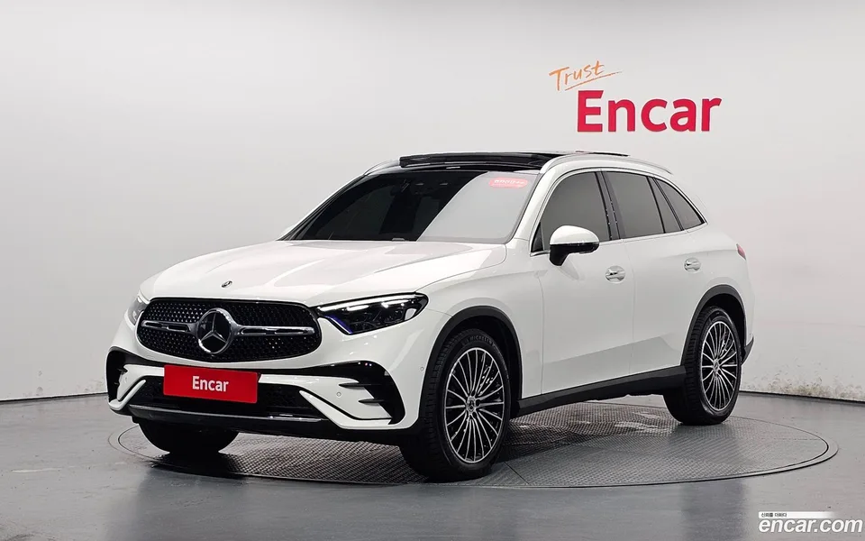 Mercedes-Benz GLC-Class GLC300 4MATIC AMG Line 2025 — photo 1, buy with delivery to Moscow