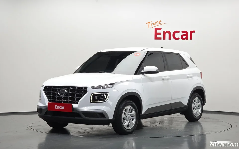 Hyundai Venue 1.6 2023 — photo 1, buy with delivery to Moscow
