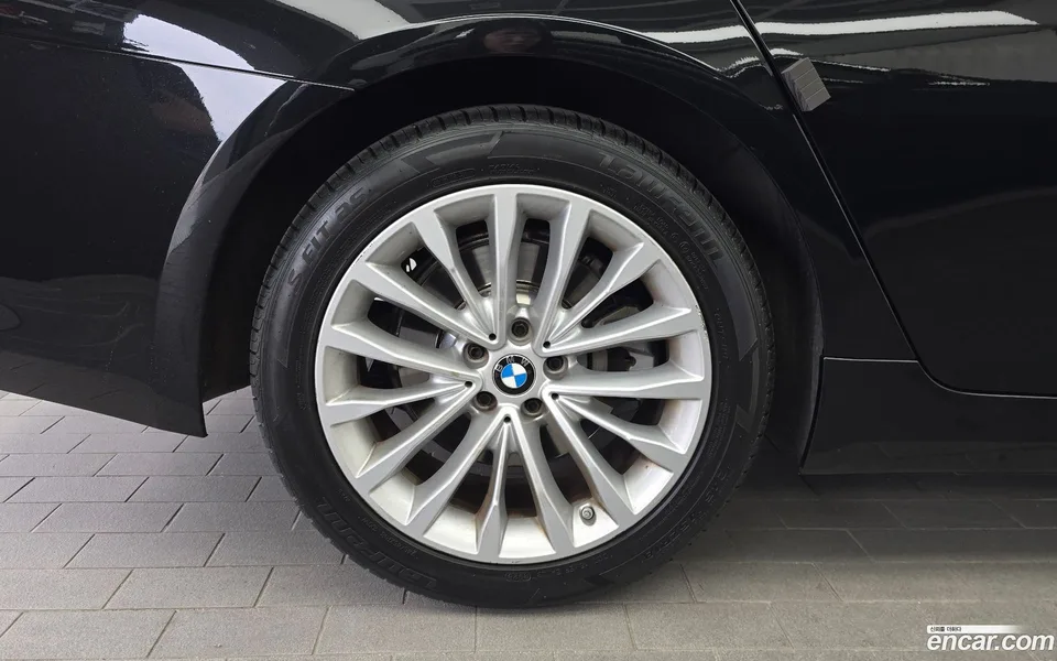 BMW 5 Series 523d xDrive 2022 — миниатюра 2